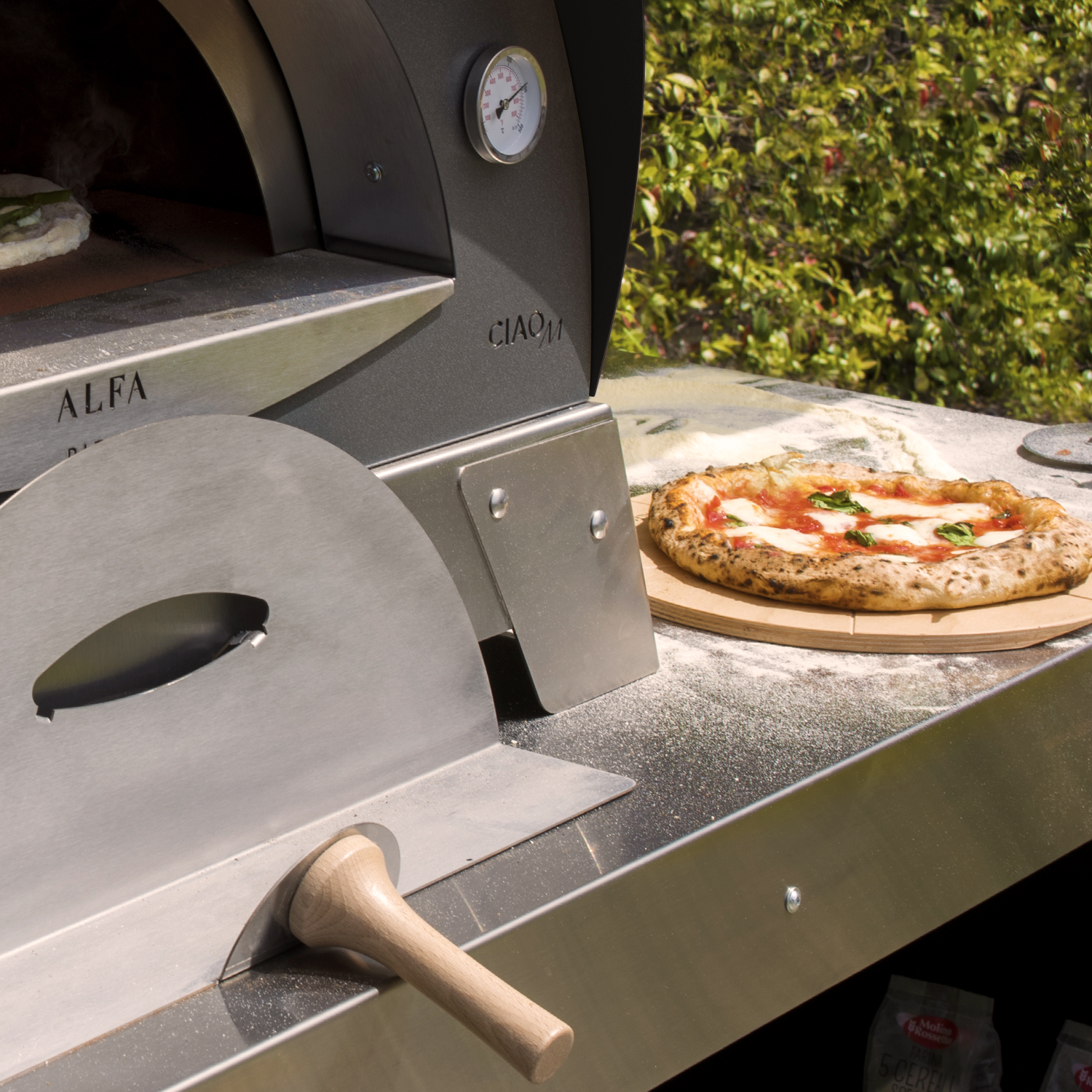 Alfa Forni Pizzaofen Ciao Grau ohne Unterbau + Ventura Pizza-Set (4-tlg.) gratis