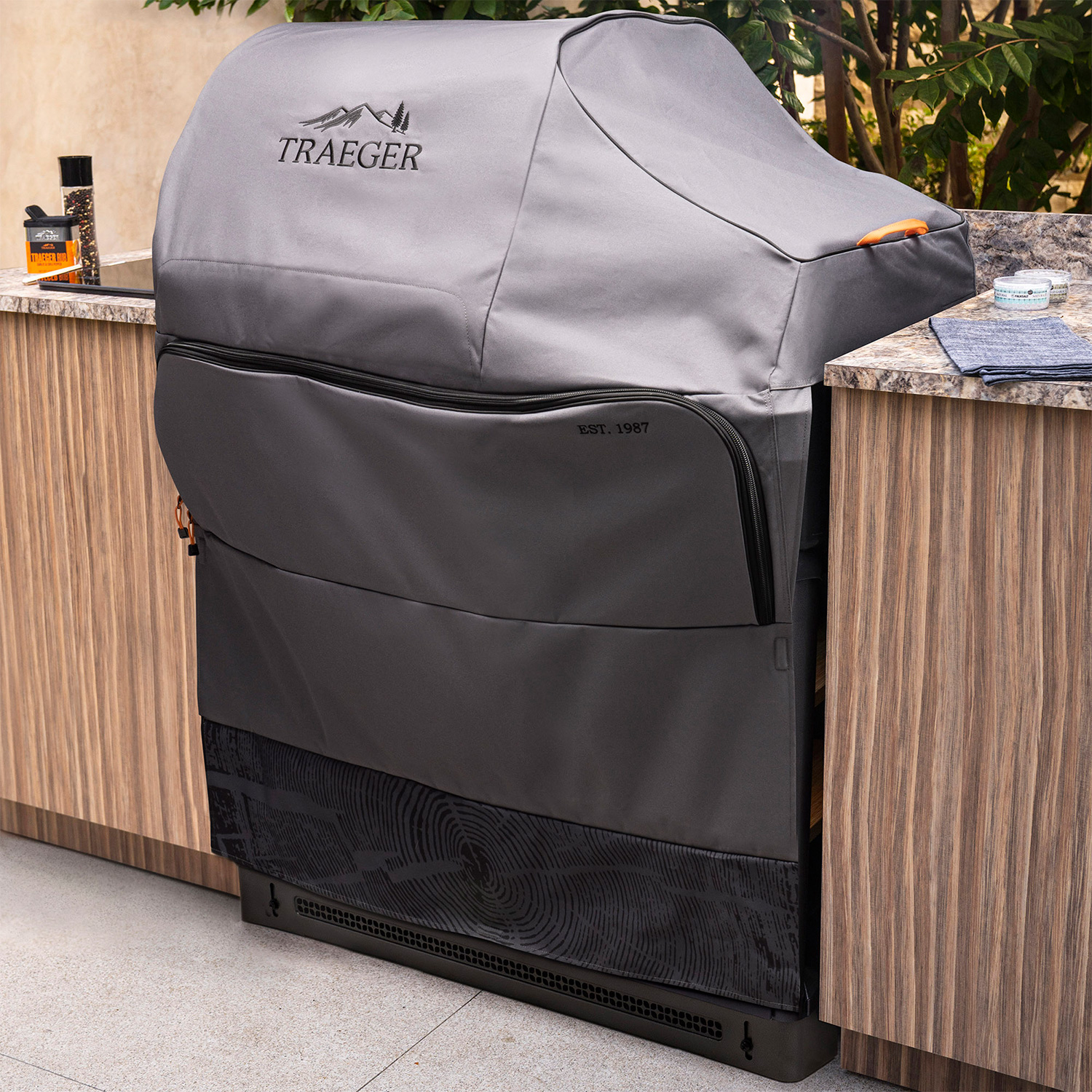 Traeger Abdeckhaube für Timberline eingebaut
