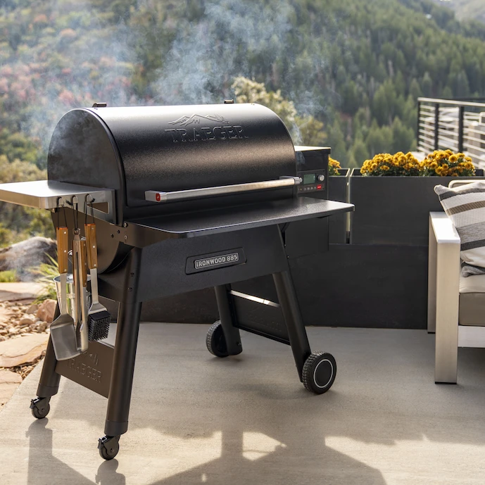 TRAEGER Ironwood 885
