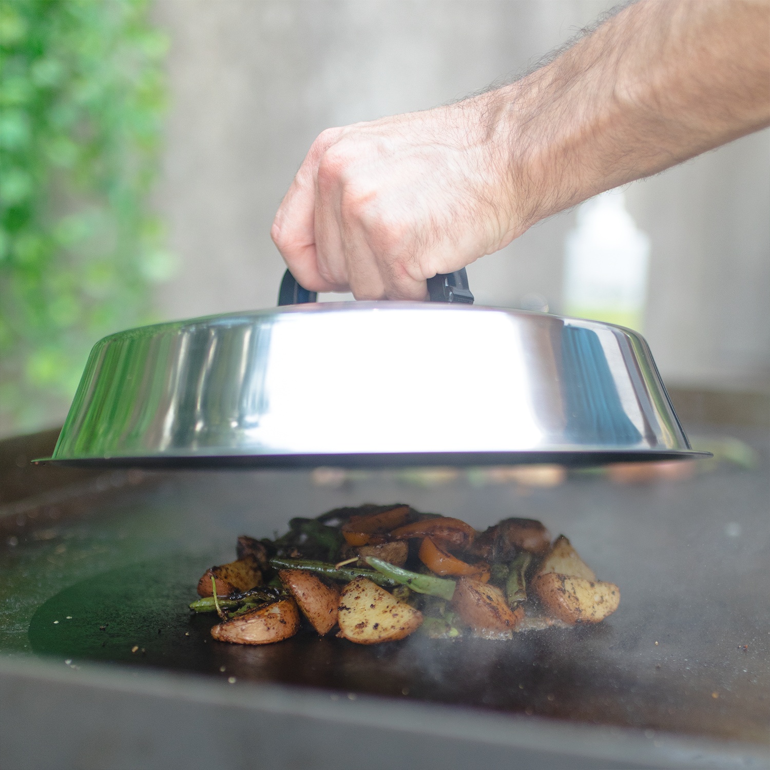 Char-Griller Flat Iron™ Schmelz-Dome