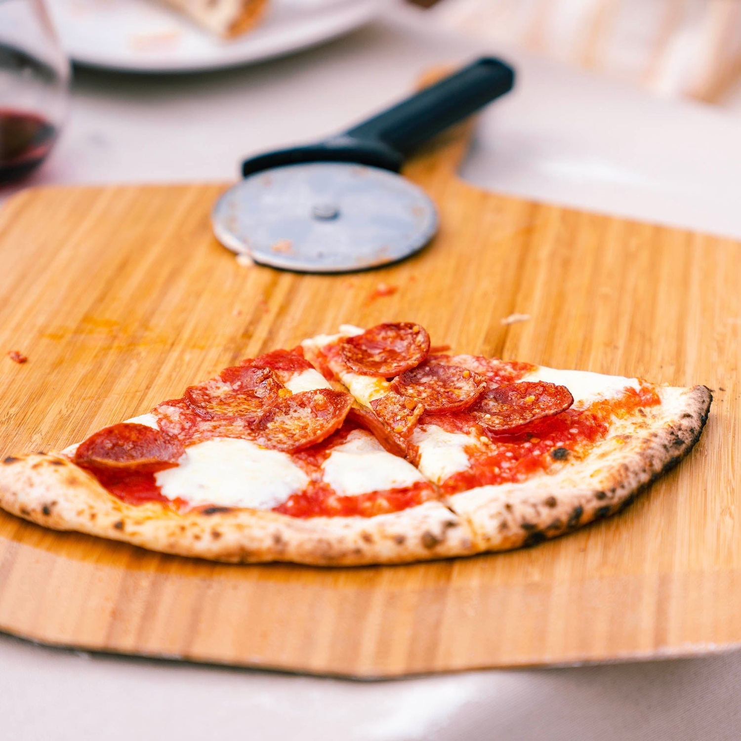 Ooni 12" Pizzaschieber und Serviebrett aus Bambus