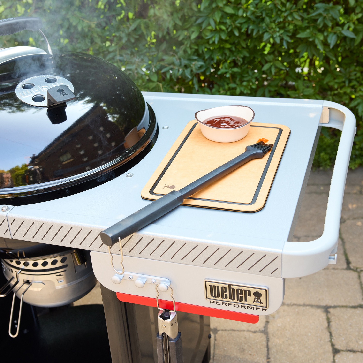 Weber Perfomer Holzkohlegrill 57 cm