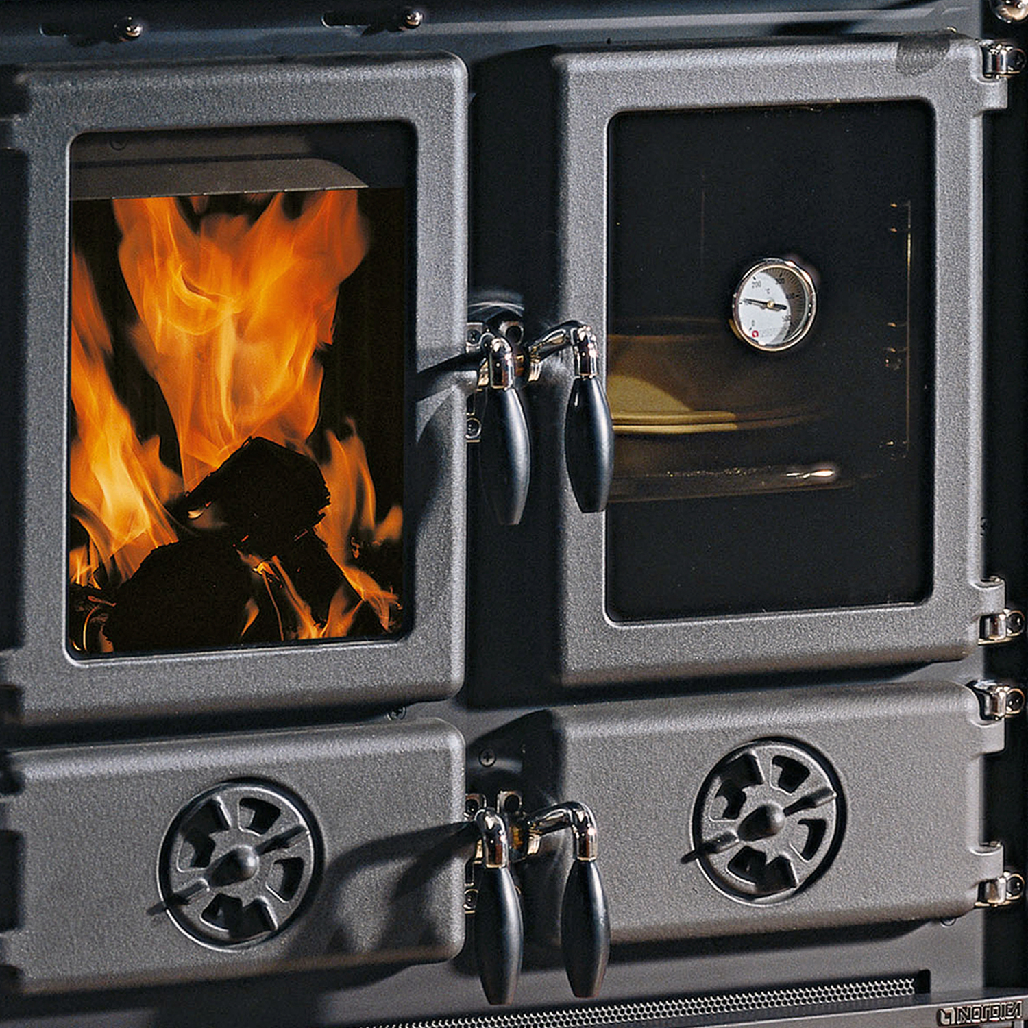 La Nordica Rosetta 5.0 majolique Cuisinière à bois Bordeaux