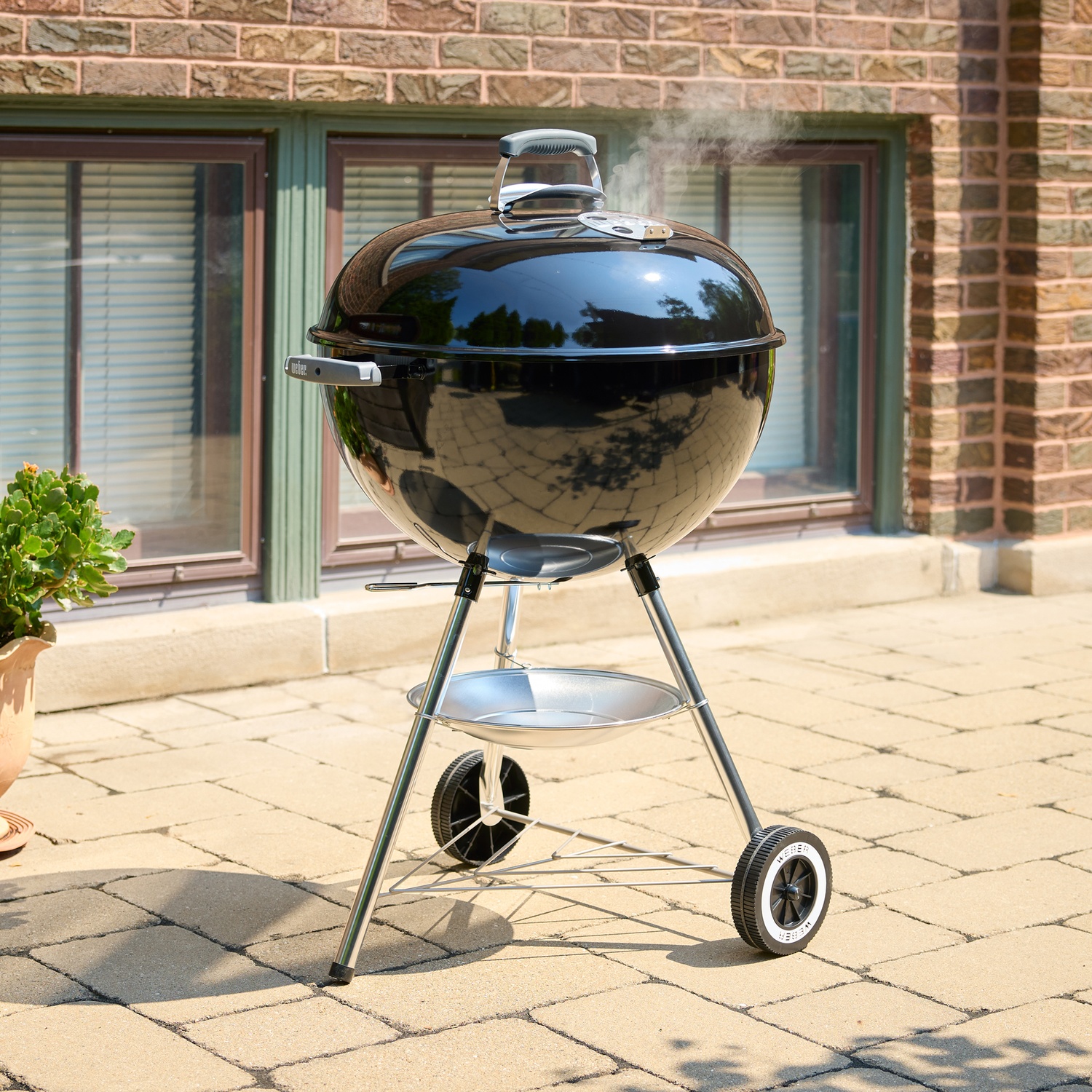 Weber Original Kettle Holzkohlegrill 57 cm