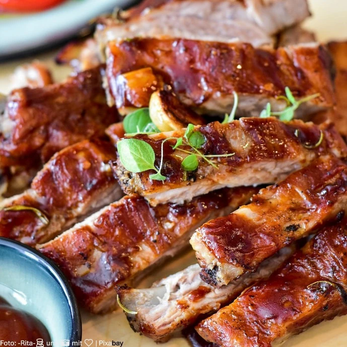 Ribs auf einem Brettchen