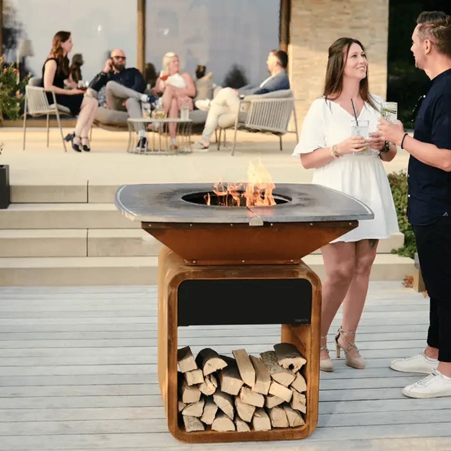 Moesta One Fireplace Corten mit Lavastein Grillplatte
