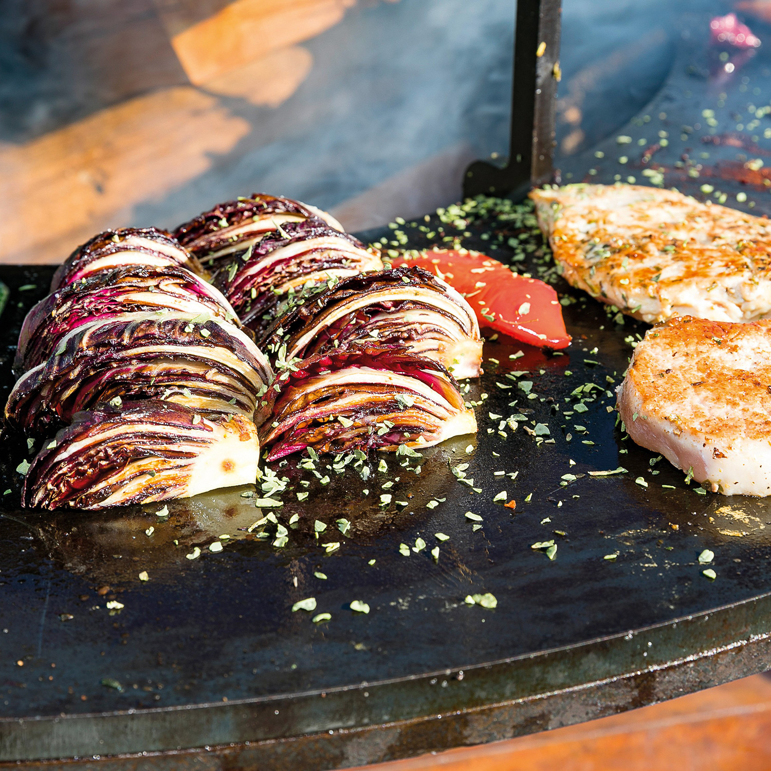 OFYR Island Corten 100 Grill & Feuerstelle mit Arbeitsplatte Teakholz