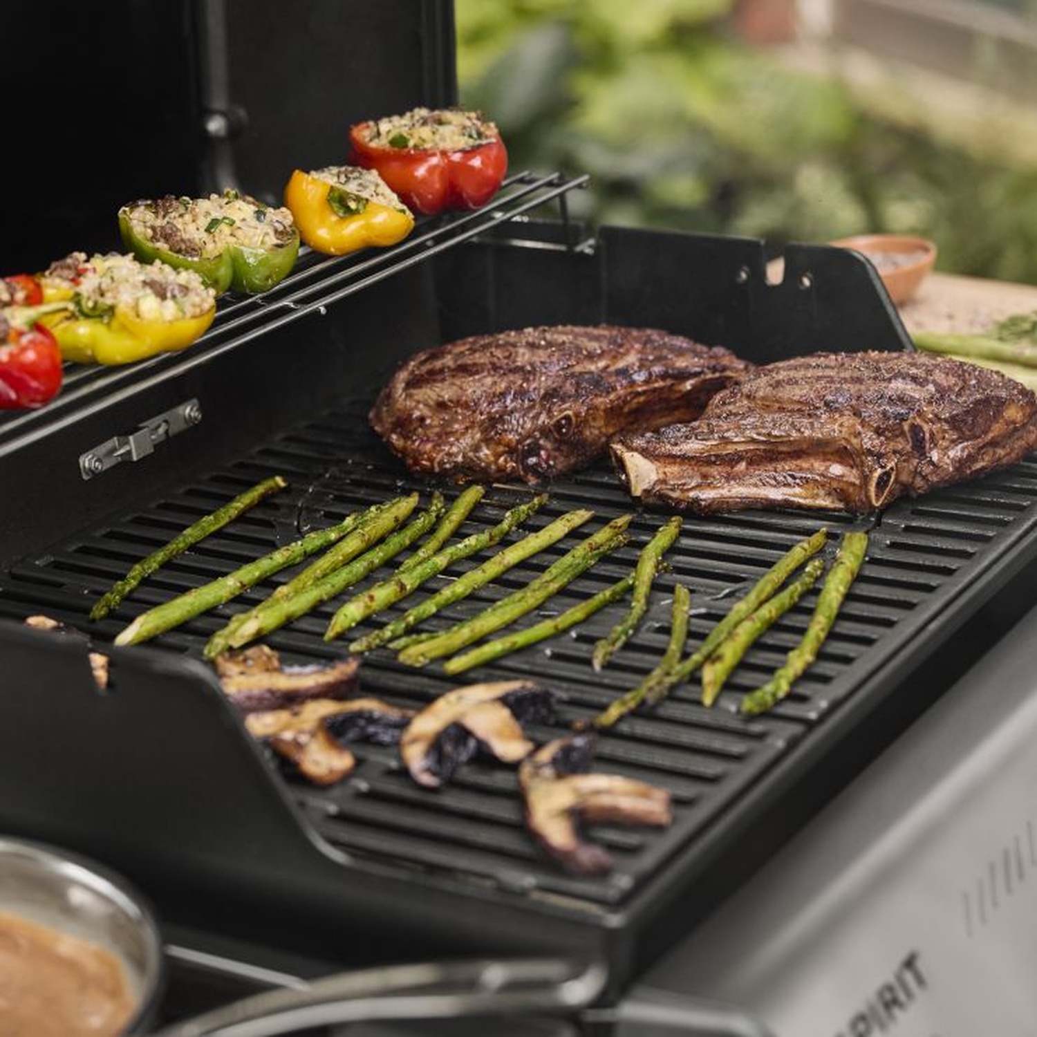 Weber Spirit E-425C STEALTH Gasgrill