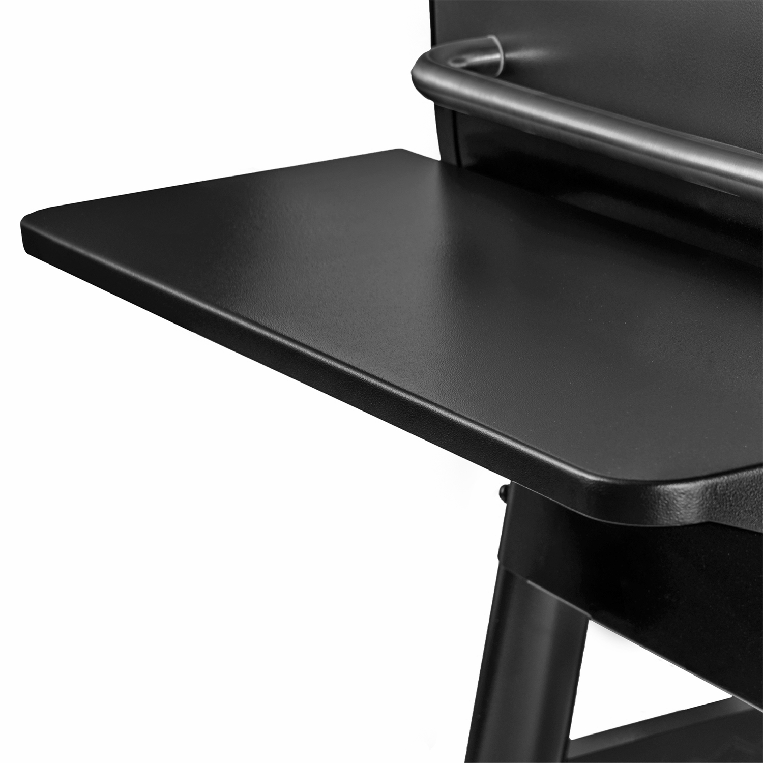 Traeger Ironwood 650 inkl. Abdeckhaube & klappbare Frontablage