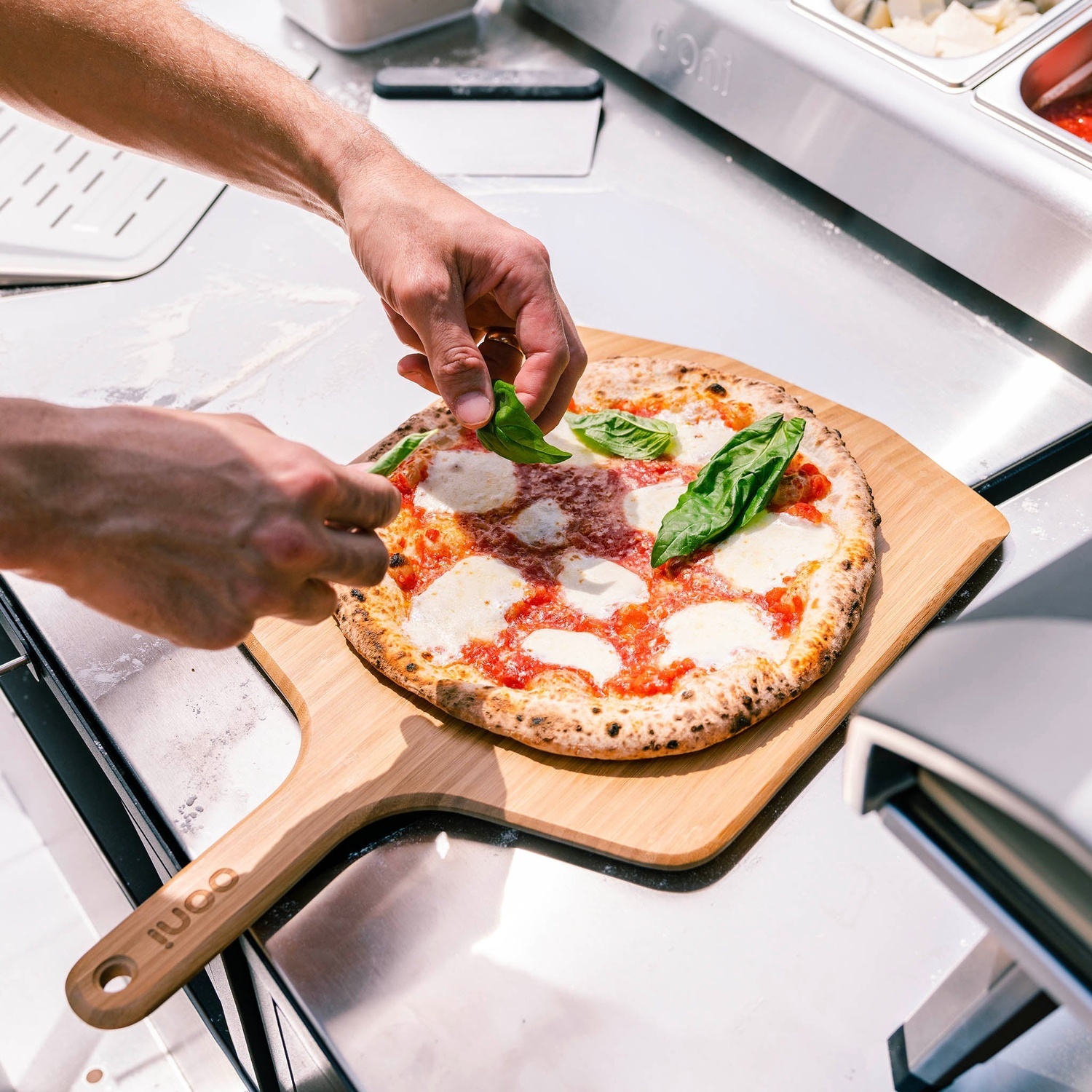 Ooni 16” Pizzaschieber und Serviebrett aus Bambus