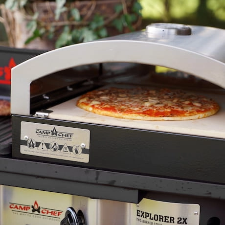 Pizza im Camp Chef Pizzaofen im Freien Pizza im Camp Chef Pizzaofen im Freien