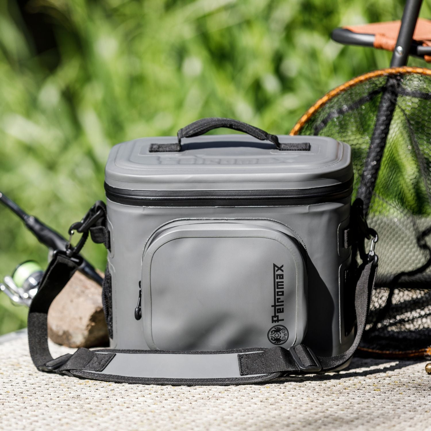 Petromax Kühltasche 8 Liter Grau mit 2 Kühlakkus