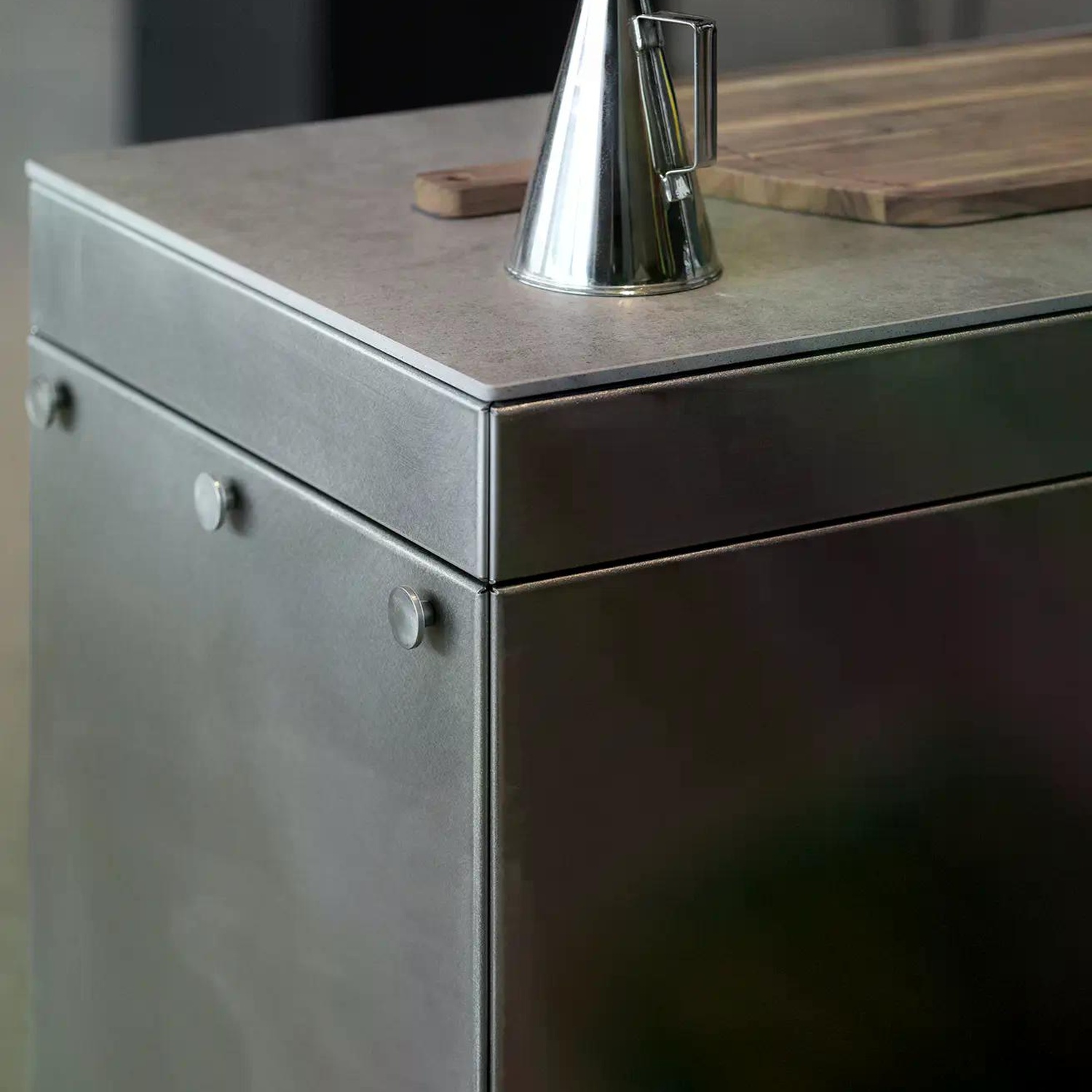 OFYR Signature Mise en Place 100 Brushed Steel Terra