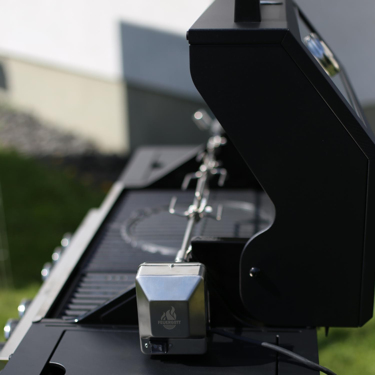 Feuergott Gas-Grillstation Hektor 3B-S All Inclusive mit Abdeckhaube, Drehspieß und 4-teiligem Grillbesteck