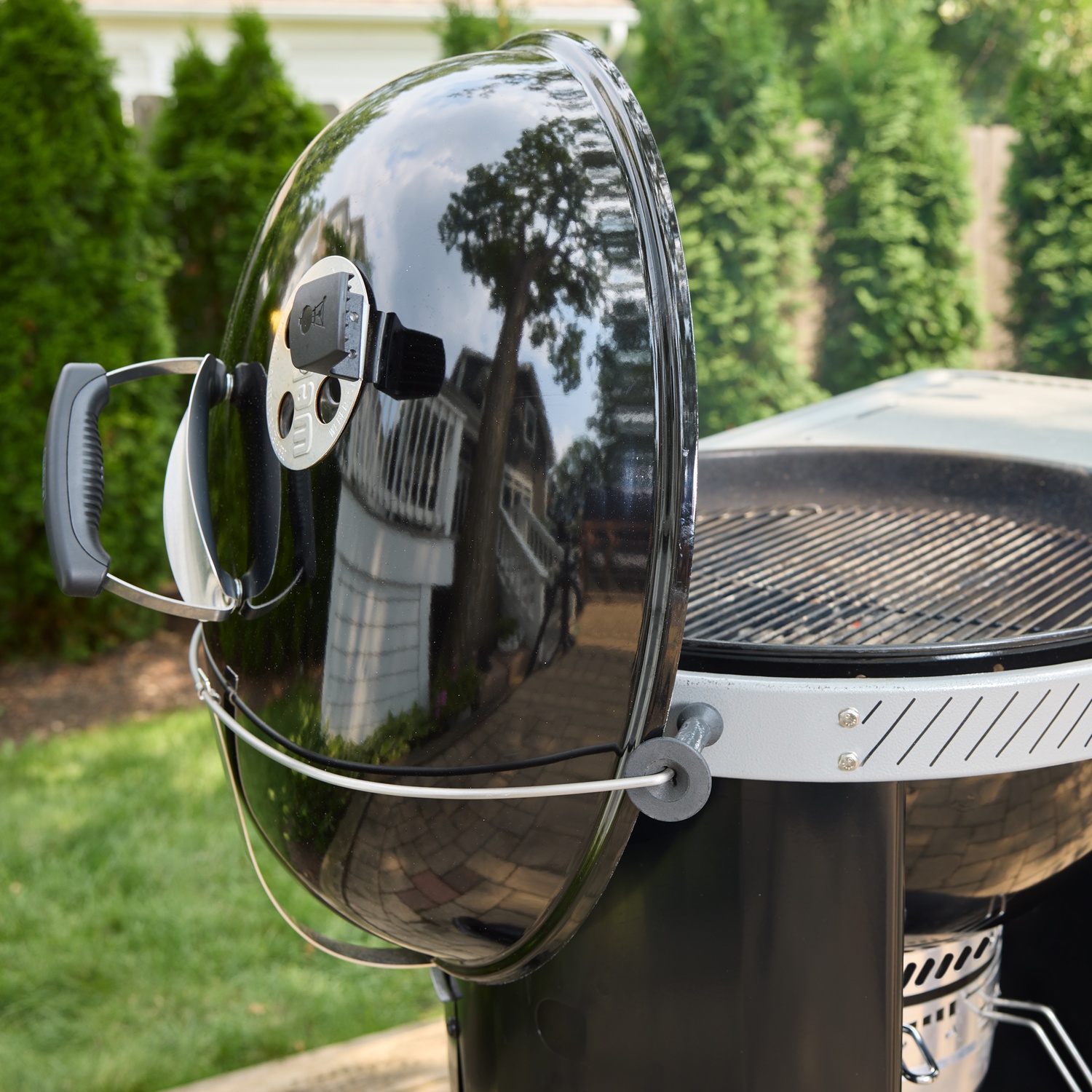 Weber Performer Premium Holzkohlegrill 57 cm