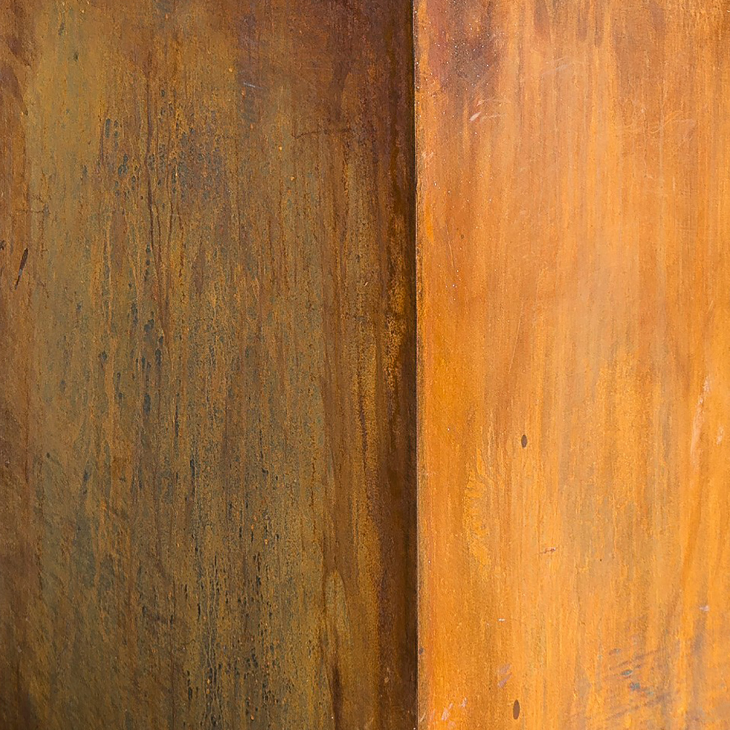 OFYR Island Corten 100 Grill & Feuerstelle mit Arbeitsplatte Teakholz