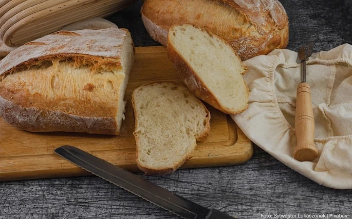 Aufgeschnittenes helles Brot