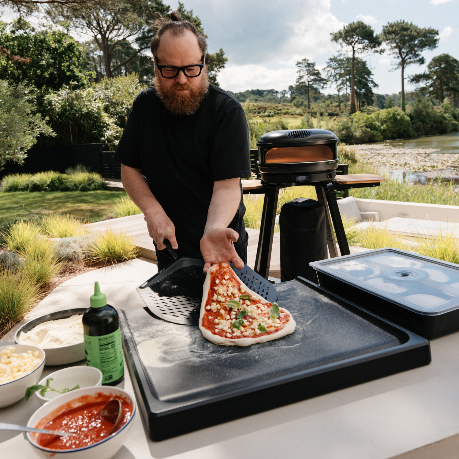 Gozney Pizza Prep Board für die Teigvorbereitung